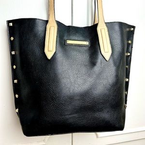 Gianni Bini black purse